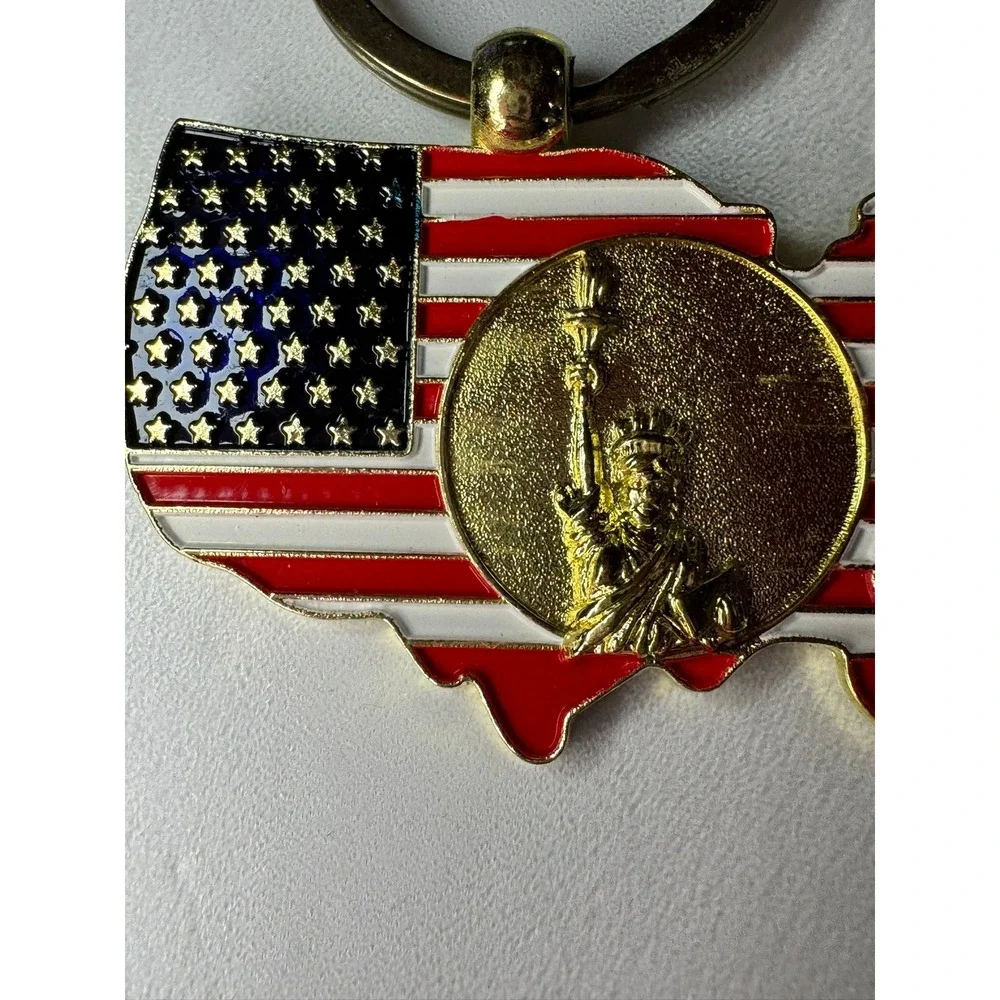 USA United States Map Flag Statue of Liberty Keychain Souvenir‎ Gold Tone